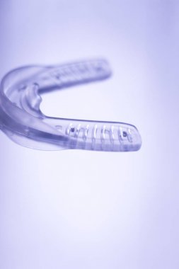 Dişler köşeli ayraçlar vibratör