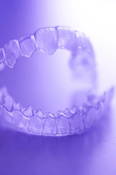 Invisibles alineadores dentales de plástico — Foto de Stock
