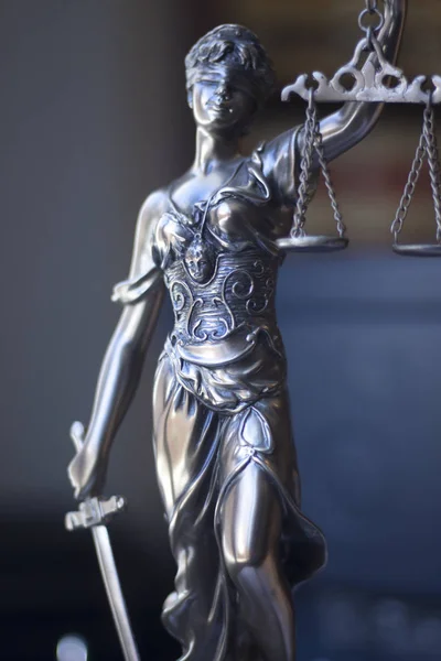 법률 사무소 법률 동상 테미스 — 스톡 사진