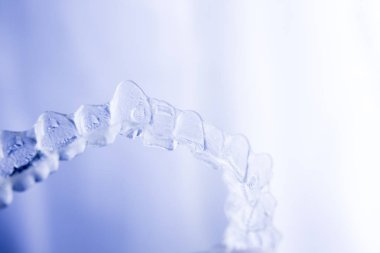 Görünmez aligners diş hizmetli