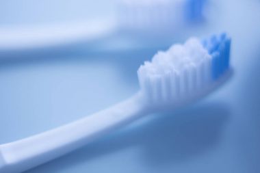 izole diş diş fırçası