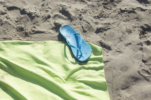 Havlu ve plaj sandalet