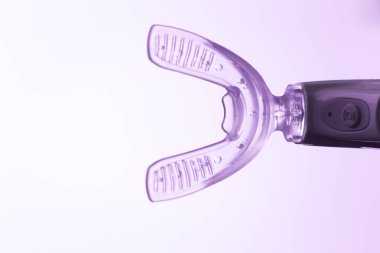 Dişler köşeli ayraçlar vibratör