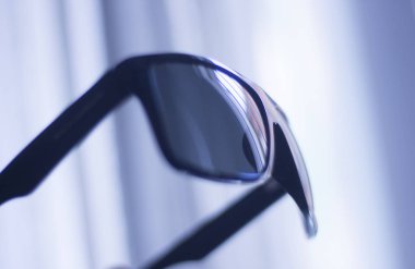 Erkek moda güneş gözlüğü