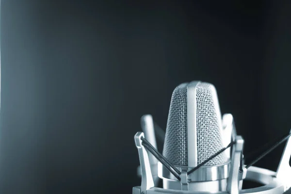 Студийный голосовой микрофон — стоковое фото
