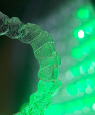 Görünmez diş aligners parantez