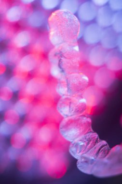 Görünmez diş aligners parantez