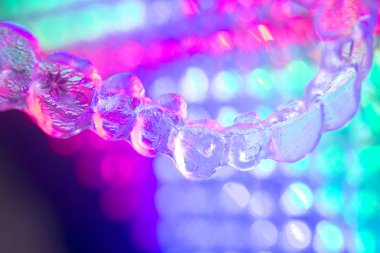 Görünmez diş aligner hizmetli