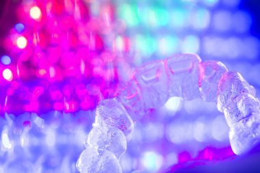 Görünmez diş aligner hizmetli