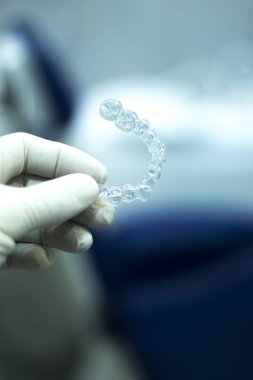 Görünmez diş aligners parantez