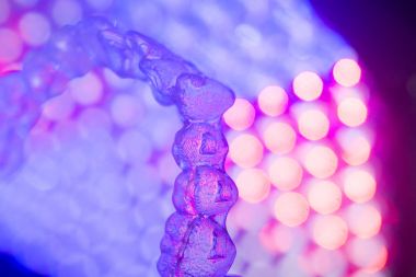 Görünmez diş aligners parantez