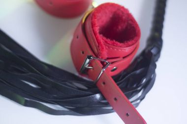 Bondage seks kelepçe kırbaç