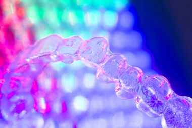 Görünmez diş aligner hizmetli