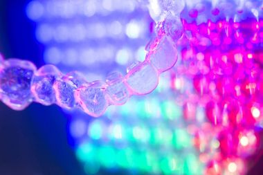 Görünmez diş aligner hizmetli