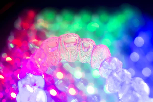 Görünmez diş aligners parantez