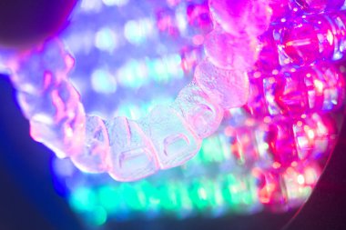 Görünmez diş aligner hizmetli