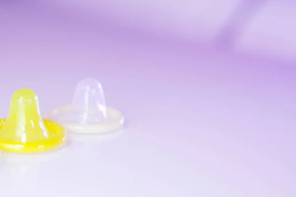 Kauçuk prezervatif kontraseptif — Stok fotoğraf
