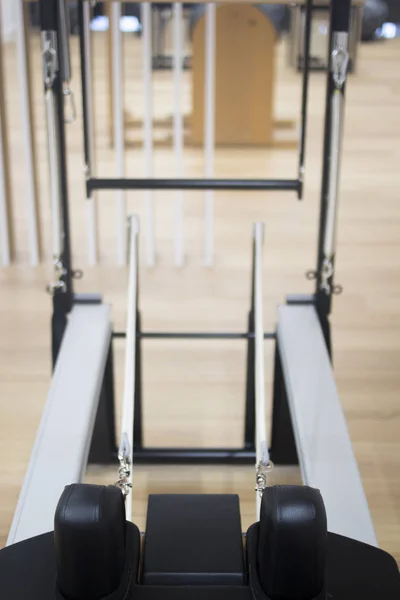 Pilates maskin i gymmet — Stockfoto