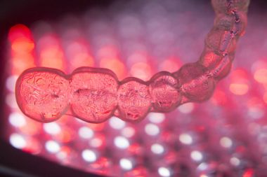 Görünmez diş aligners parantez