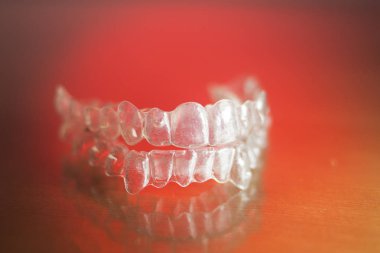 Görünmez diş diş telini