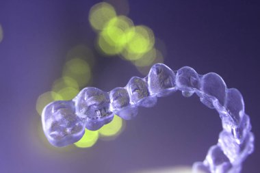 Görünmez diş köşeli ayracı