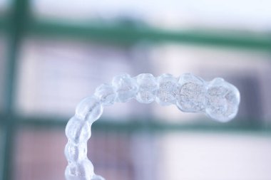 Görünmez diş diş telini