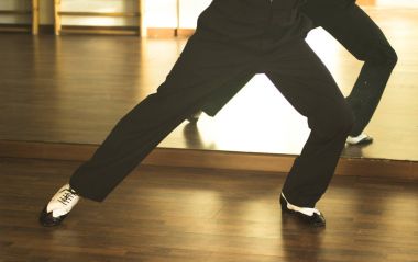 Balo salonu dans erkek dansçı