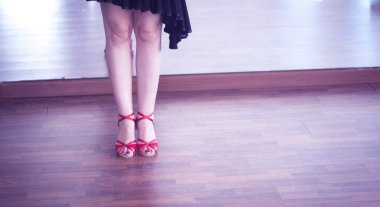 Balo salonu dans dansçı