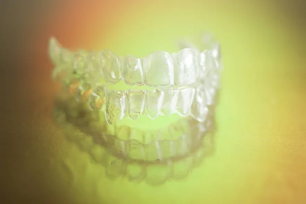 Neviditelné zuby zubní držák — Stock fotografie