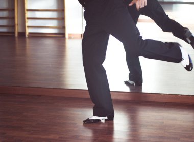 Balo salonu dans erkek dansçı