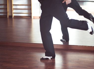 Balo salonu dans erkek dansçı