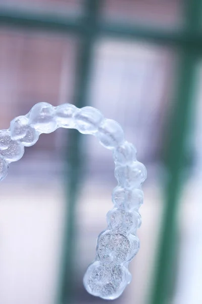 Dientes invisibles retenedor dental —  Fotos de Stock