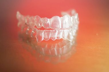 Görünmez diş diş telini