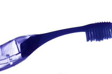 El ile diş fırçası