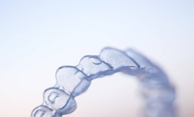 Görünmez diş diş telini