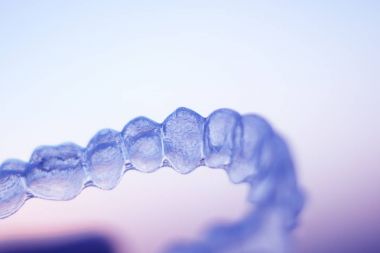 Görünmez diş diş telini