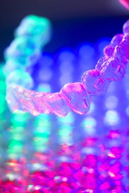 Görünmez diş aligner hizmetli