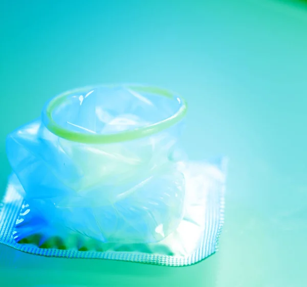 Condón de goma anticonceptivo — Foto de Stock