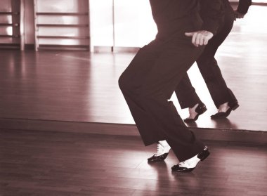 Balo salonu dans erkek dansçı