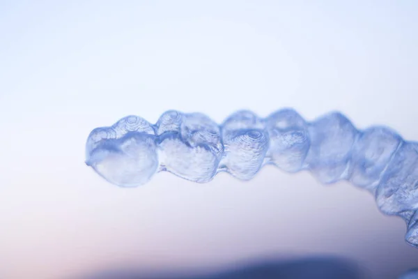 Dientes invisibles retenedor dental —  Fotos de Stock