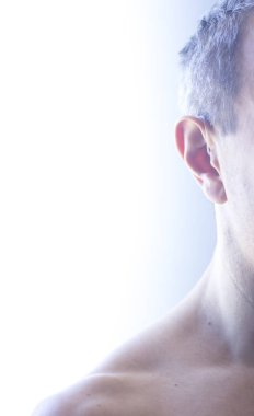 Kulakta işitme cihazı