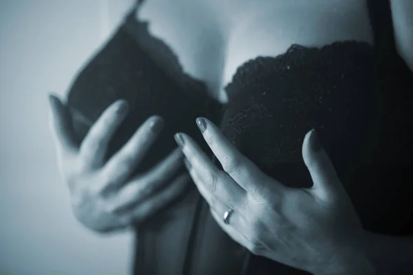 Erotik model iç çamaşırı büyük göğüsler — Stok fotoğraf