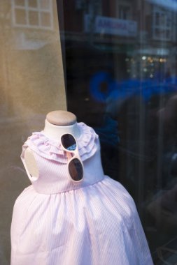 Düğün parti elbise dükkanı