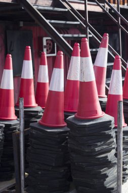 Trafik konileri direk ekipman