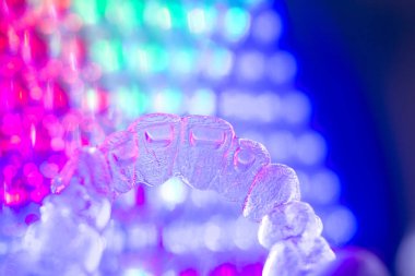 Görünmez diş aligner hizmetli