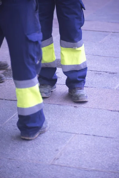 Gemeentelijke werknemers op trottoir-stoep — Stockfoto
