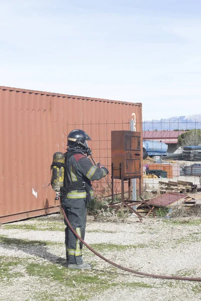 Bombero estación de entrenamiento contra incendios taladro —  Fotos de Stock