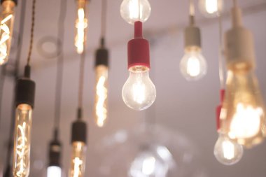 LED ışıklar deposunda ekran