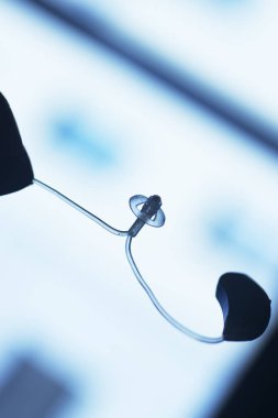 Sağır işitme cihazı