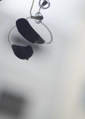 Sağır işitme cihazı